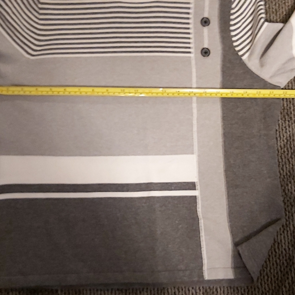 Nice  top - Picture 5 of 5